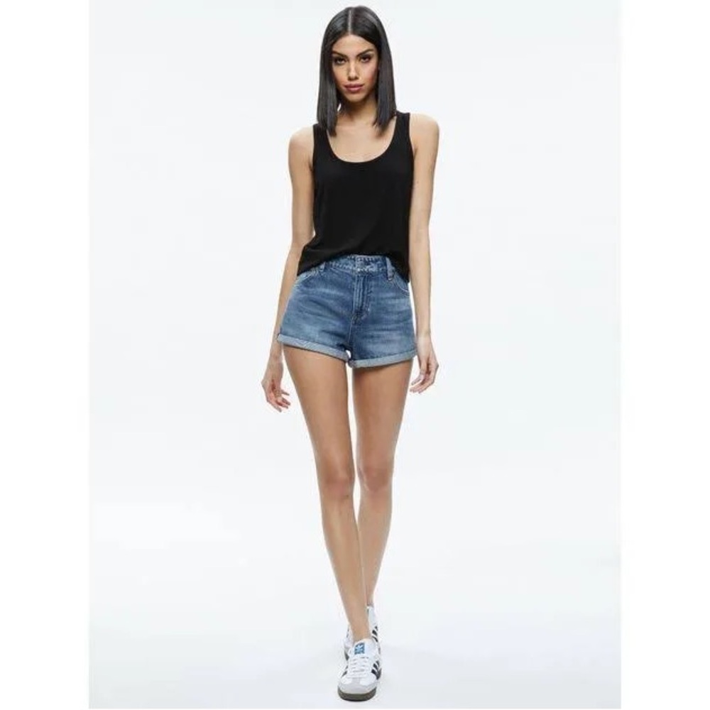 Brand New with Tags Alice & Olivia Maggie Mid Rise Shorts